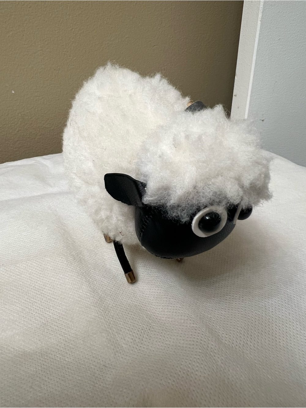 Plush White Sheep Keychain Bag Charm New - Picture 5 of 7